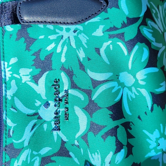 KATE SPADE NWT LARGE GREEN MULTI PACKABLE TOTE WITH WRISTLET! - Picture 9 of 13